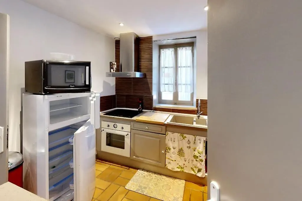 Maison De Village Chez Popeye Vogue France